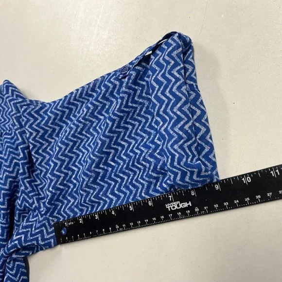 MAURICES Women's Blue White "Chevron Style"Top Blouse Tunic Size Large - Picture 6 of 9